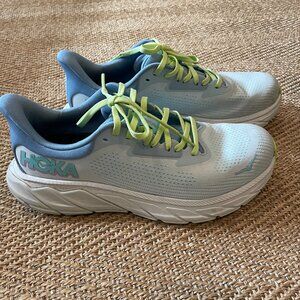 Hoka Arahi 7 - women's size 8.5